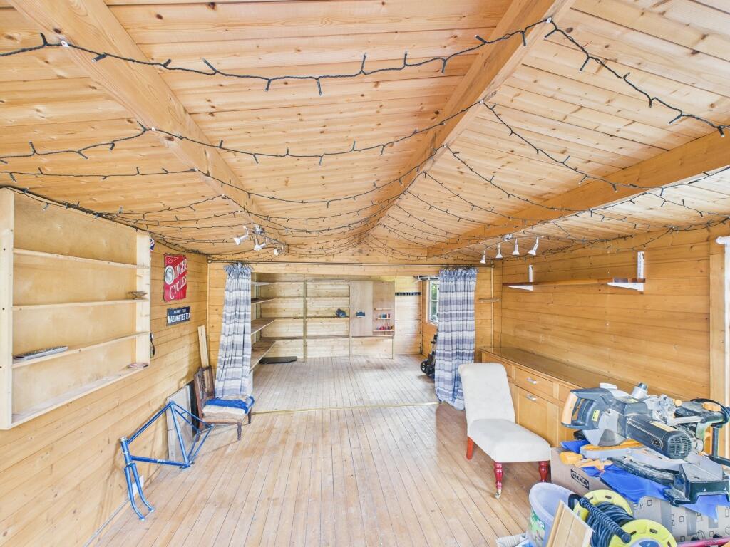 hobby room/workshop/man cave