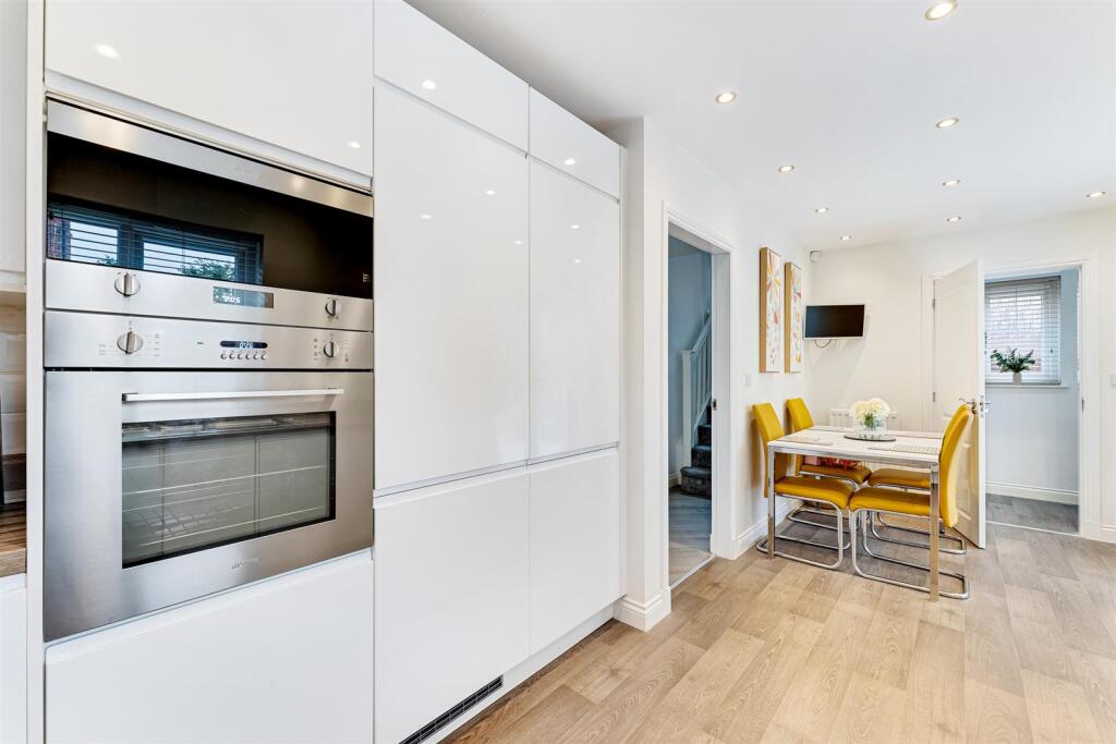 12 Atherton Drive-21.jpg