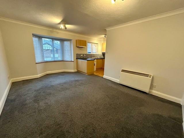 27 Waterside Court lounge 3.jpg