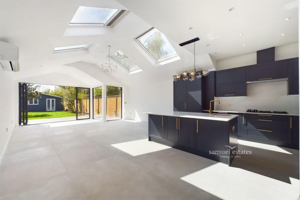 Kitchen Reception Vi