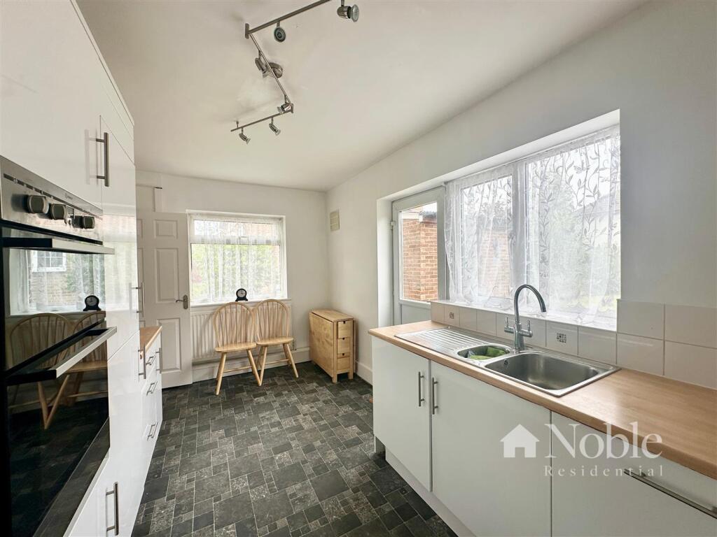 Kitchen/Breakfast Room