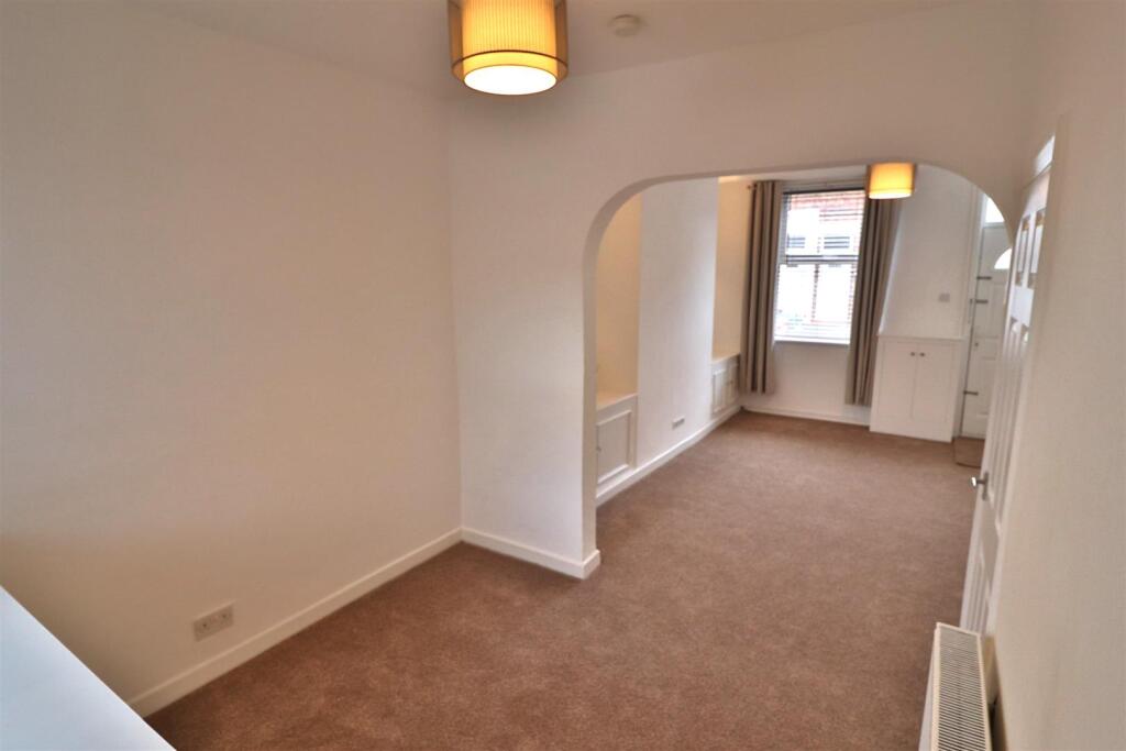 OPEN PLAN LIVING AND DINING ROOM