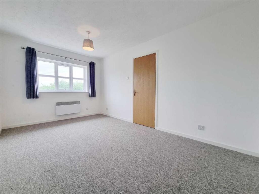 Bedroom: