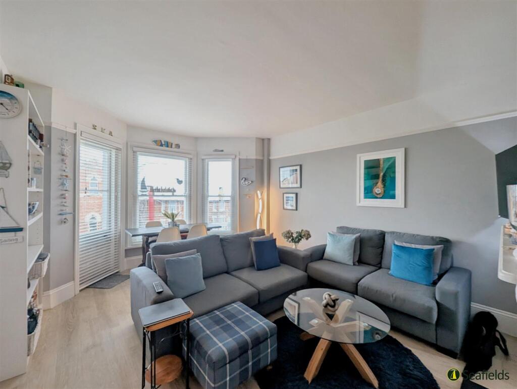Sitting/Dining Room