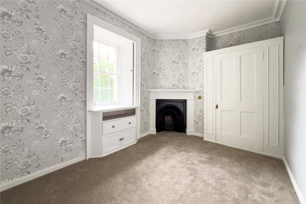 Bedroom/Dressing Rm