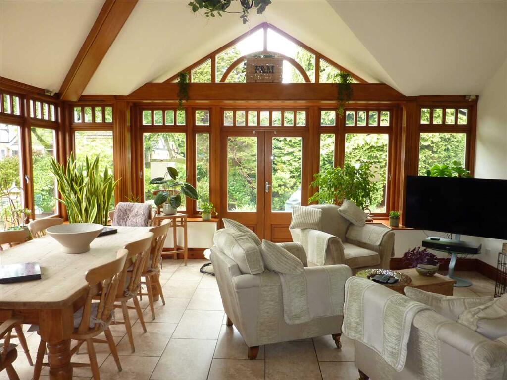 LIVING KITCHEN