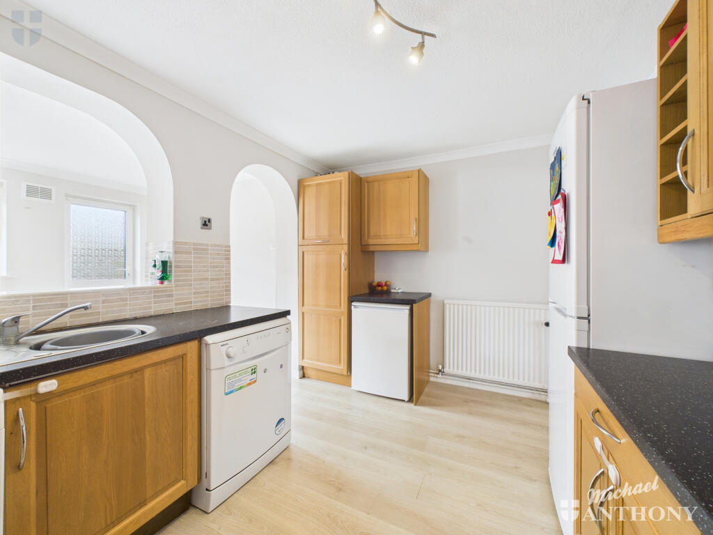 CAM03218G0-PR0703-STILL005