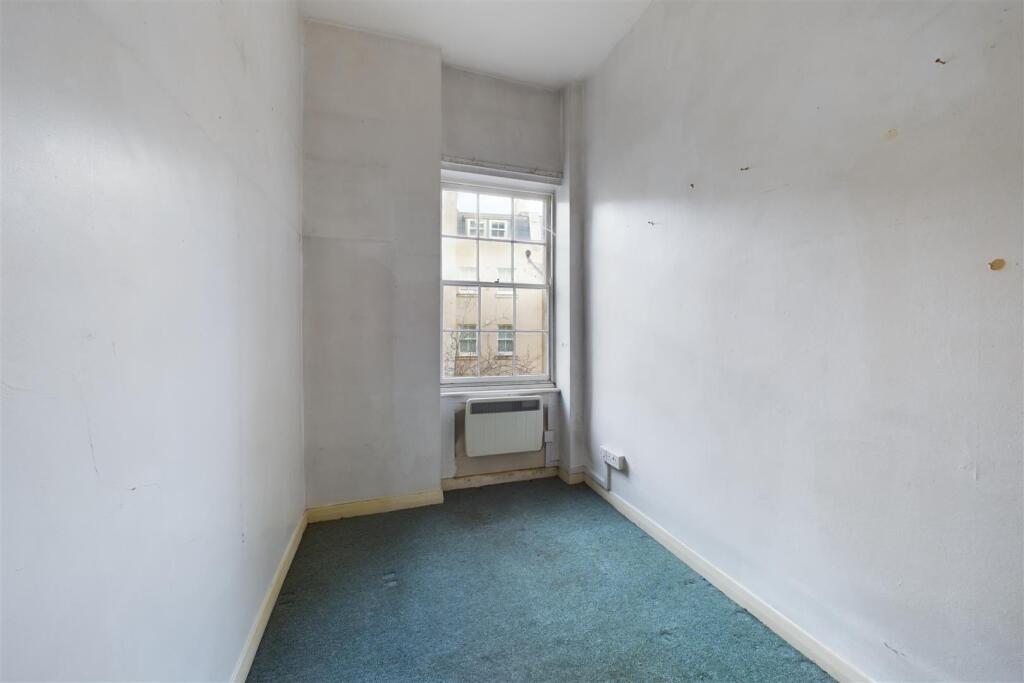 Flat 3, 6, Nelson Place West, Walcot, Bath, BA1 2T