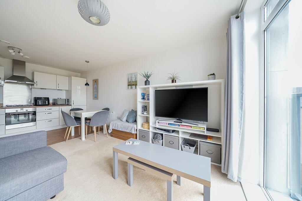 Open Plan Living Room / Kitchen