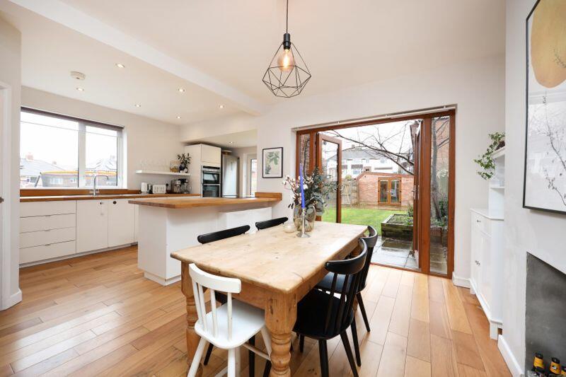 Kitchen/Dining Area