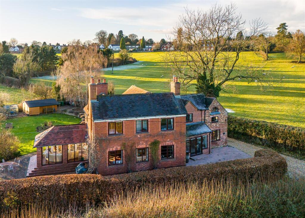 Midway House-drone-4.jpg