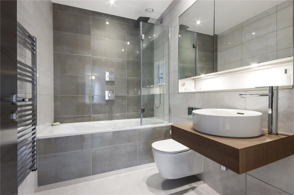 En Suite Bathroom