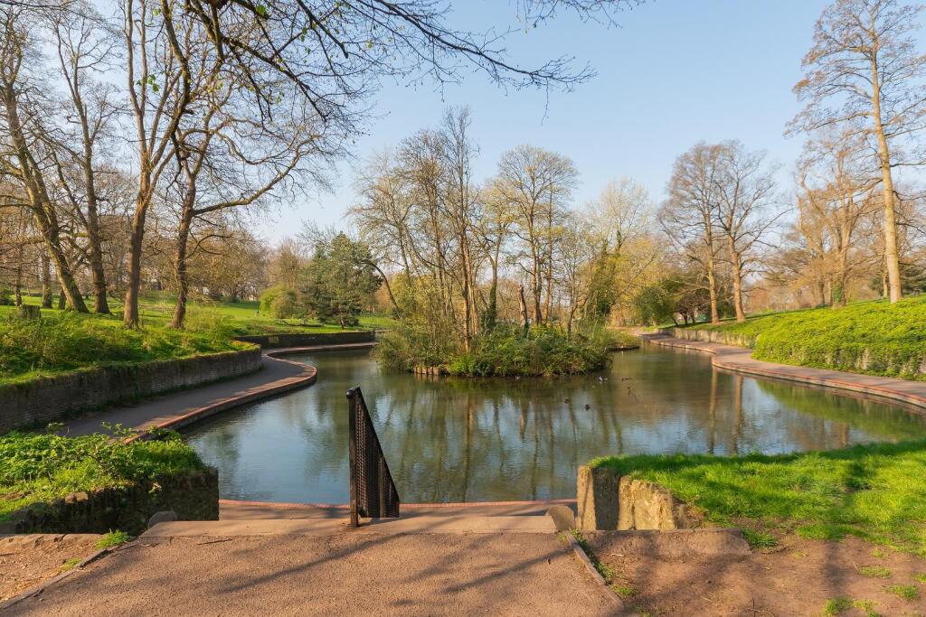 6C4HASG - External D.jpg