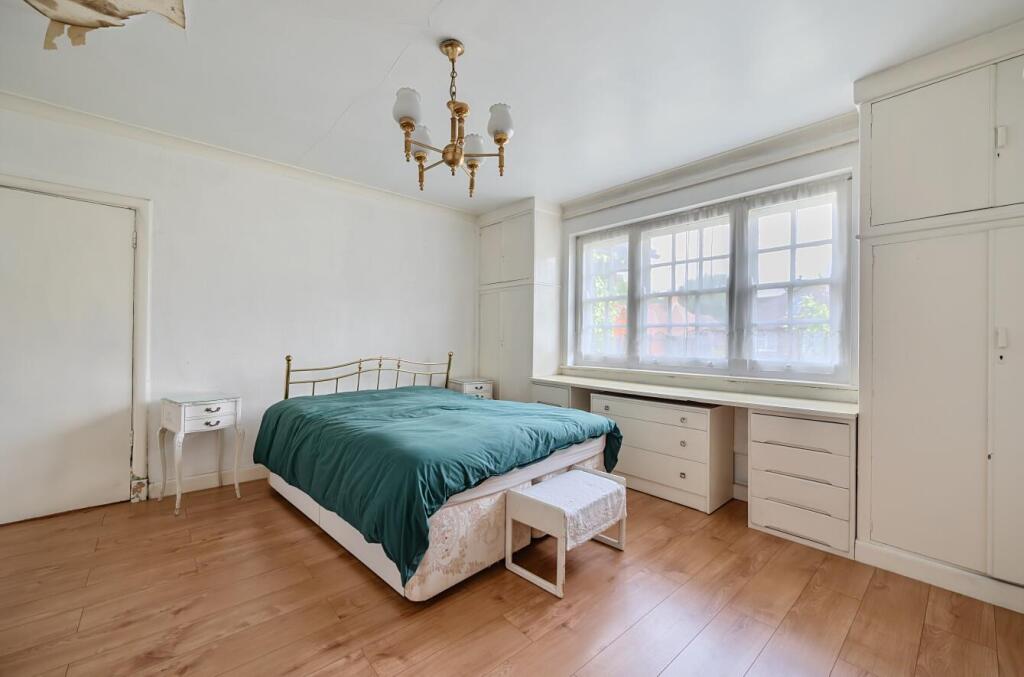 Davidson Frost-Wellings, DFW, Brockley Ave, Bedroo