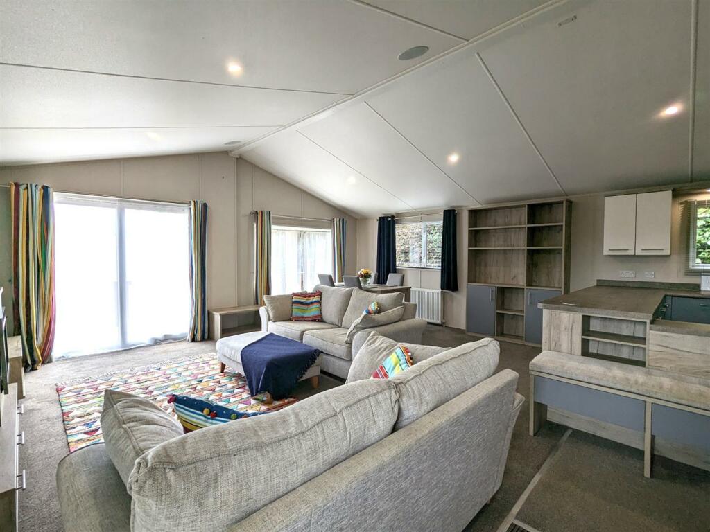 Open Plan Living 5.jpg