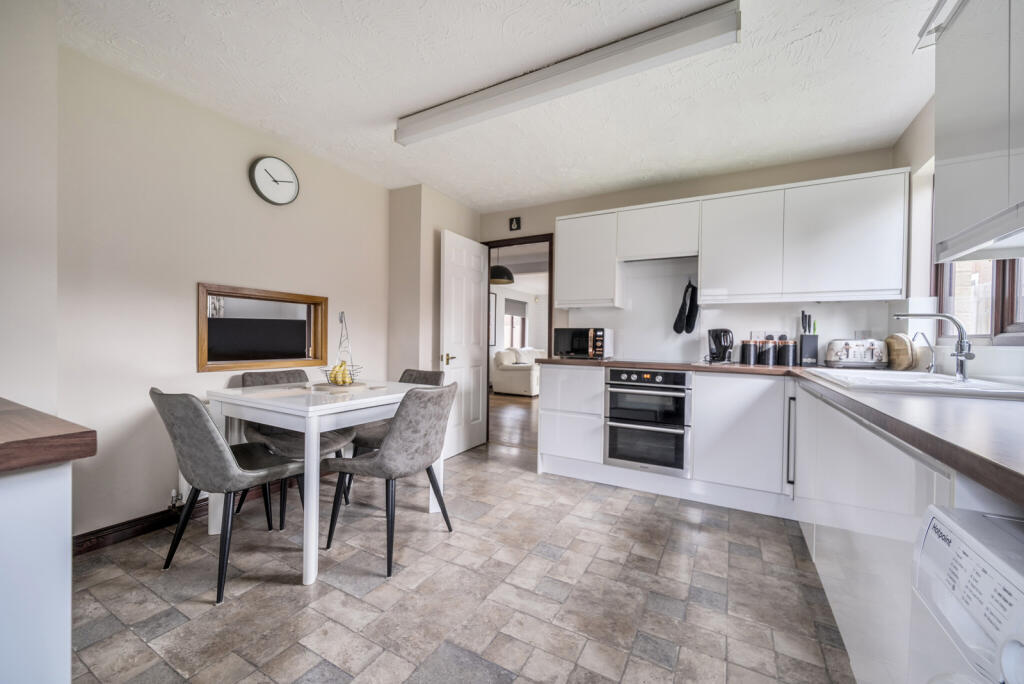 1354553-16-68ca82...