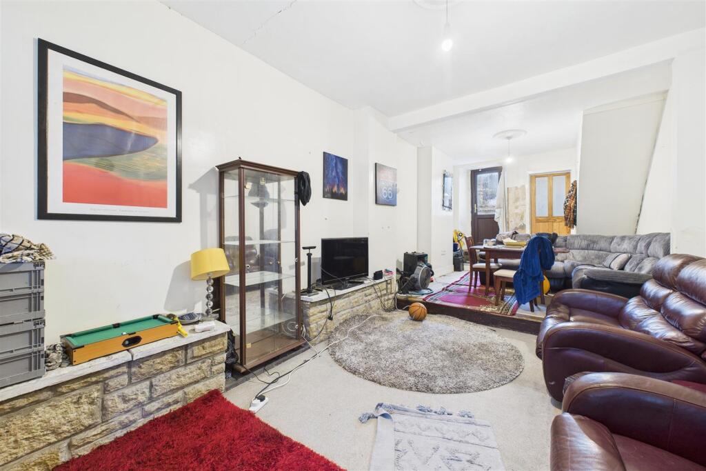 12 Bell Hill Road, St George, Bristol BS5 7LJ | Fr