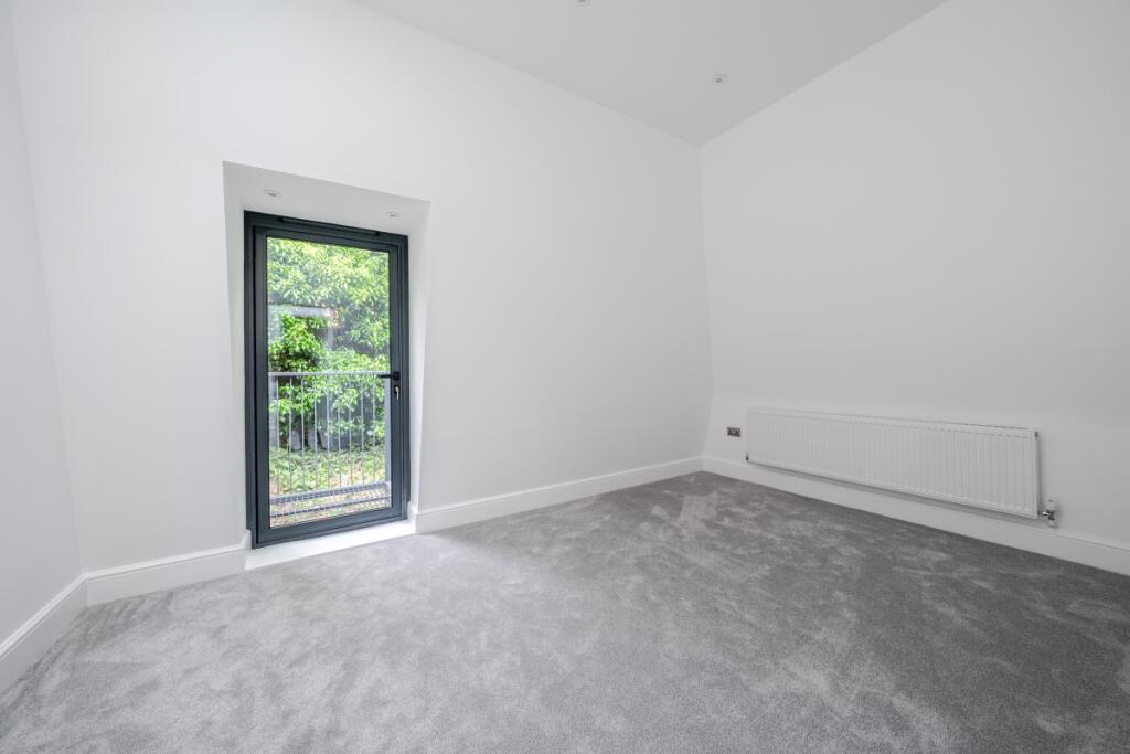 1294958-16-68261b...