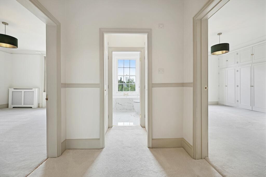 10-142380229 VM FLAT 3 OLD FROGNAL COURT NW3 7D...
