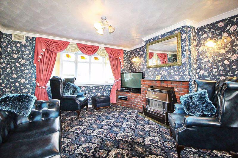 LOUNGE AREA