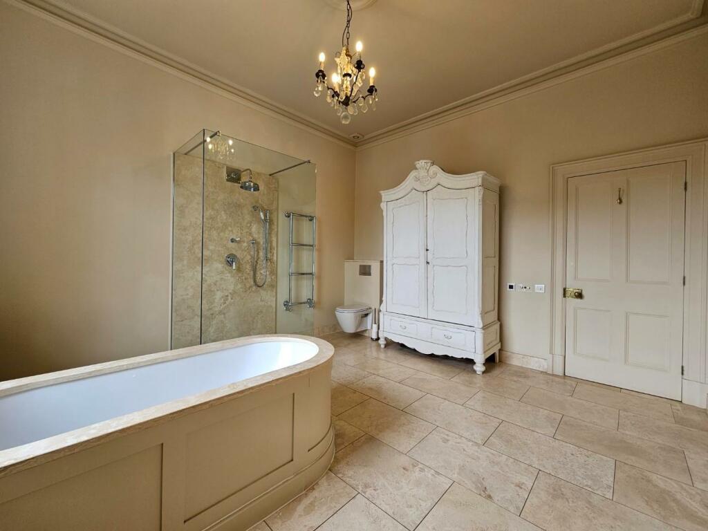 Bathroom Aspect 2