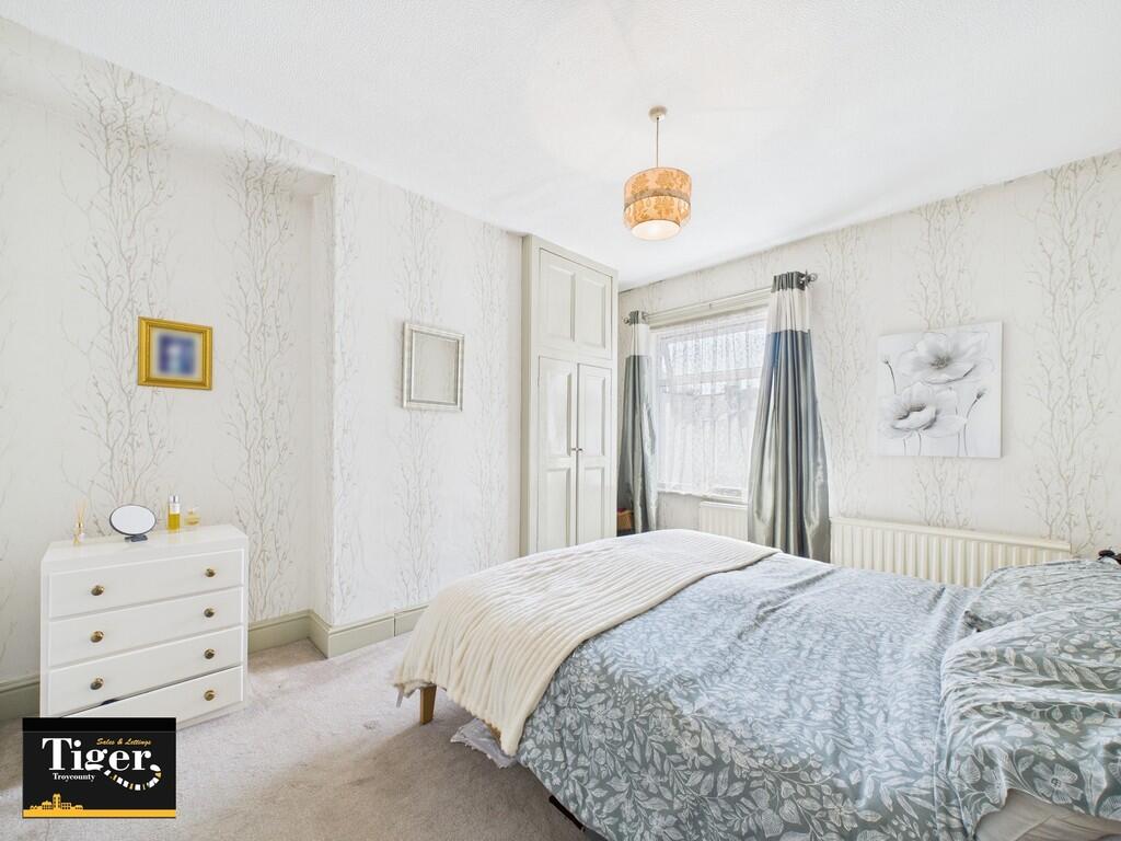 CAM02176G0-PR0561...