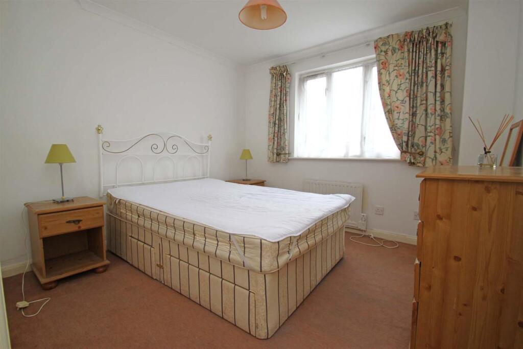 bedroom.jpg