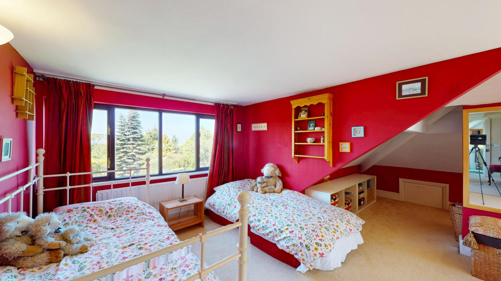 15-Breary-Lane-East-05212025_202225