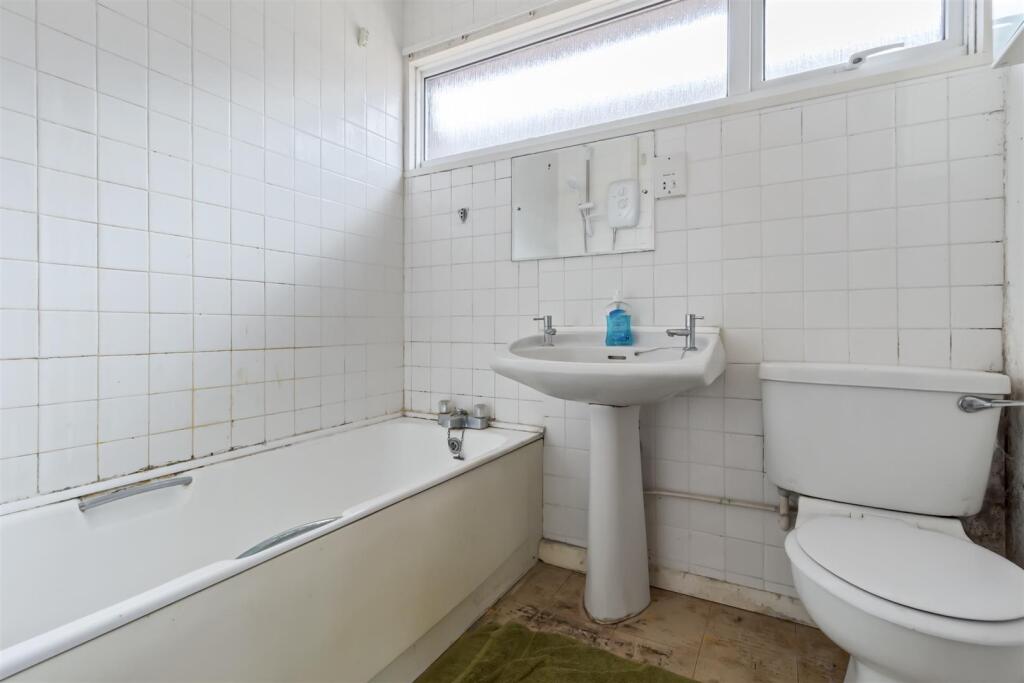 Rockingham Close, 22-006.JPG