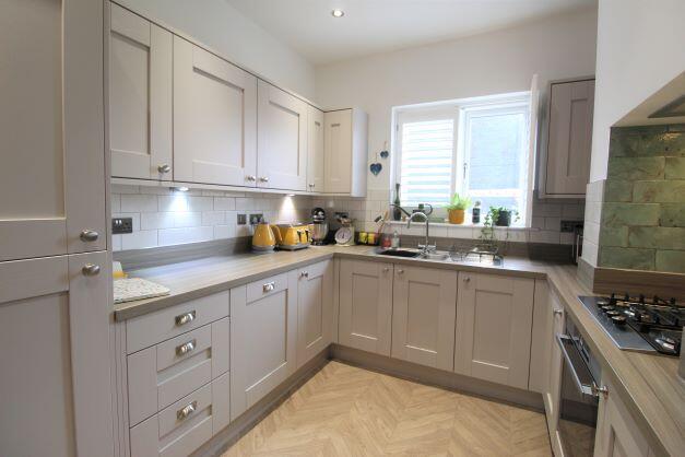 R Kitchen (3).jpg
