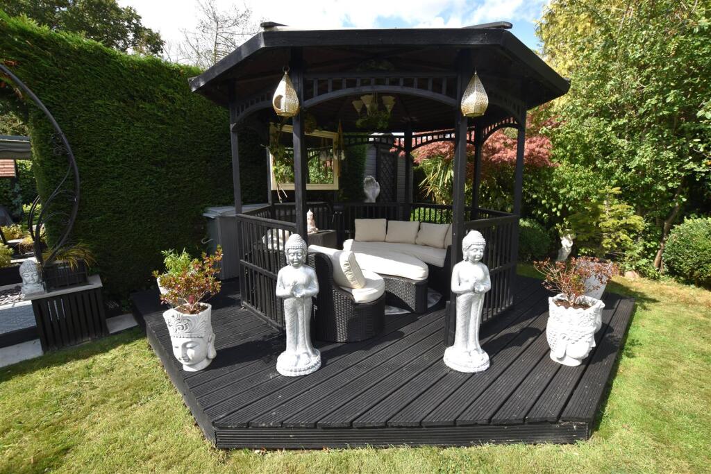 Rear Garden - Seating Area.JPG