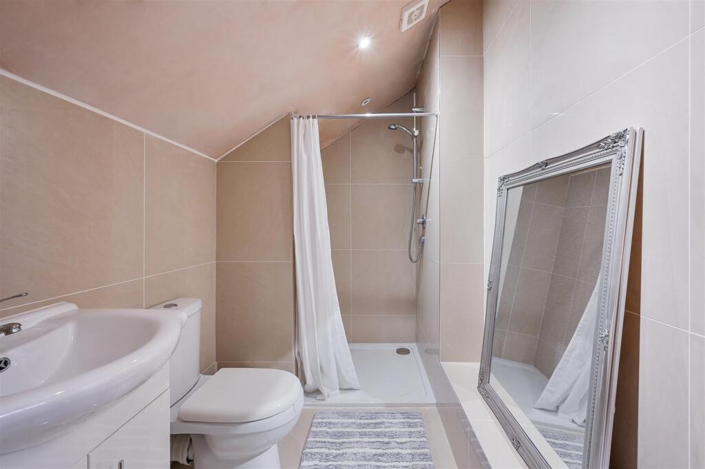 ATROBUS CLOSE, 1- (12).jpg