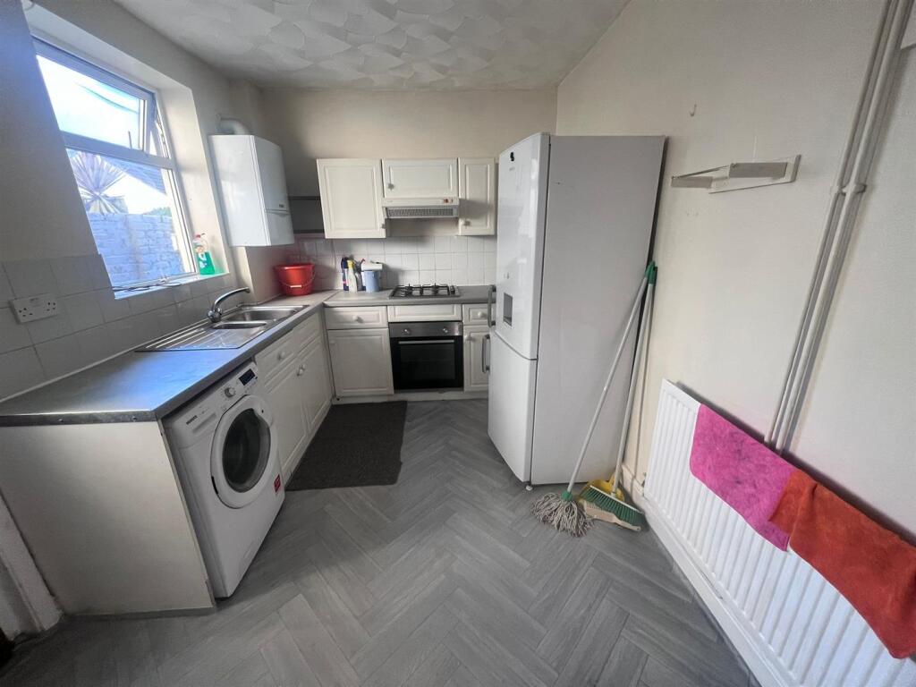 KITCHEN2.jpg