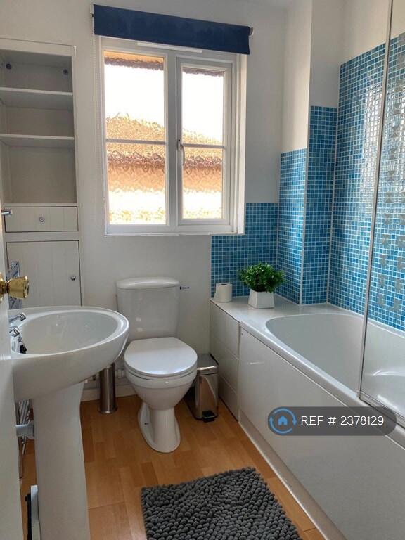 Batrhoom With Bath/Shower 