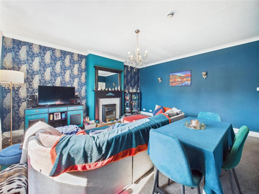Lounge: