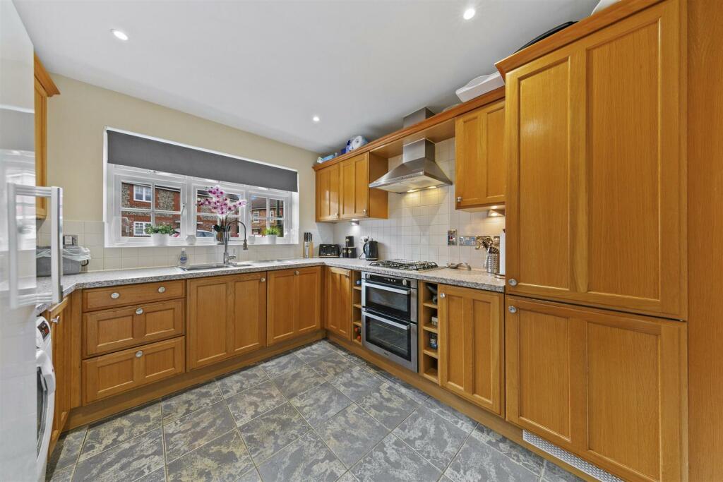 52GarwoodCresWeb18.jpg