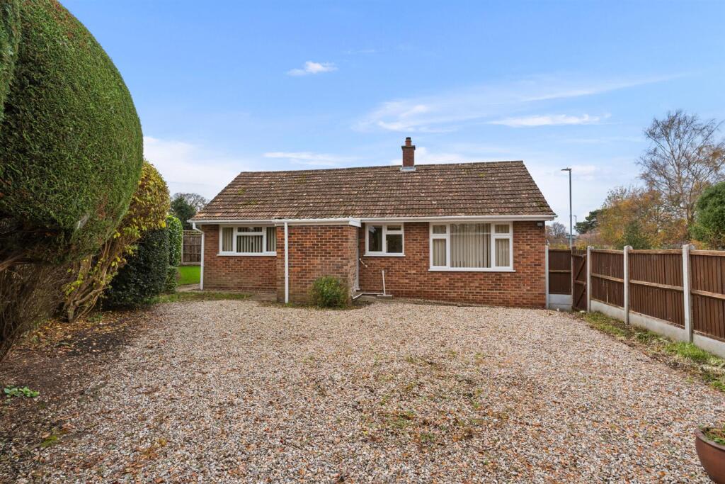 35MeadowViewRd-004.jpg