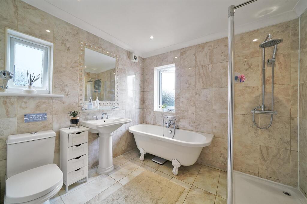 19 Langham Gardens - LGsrbGWcmKH9n0u3sirZ.jpg