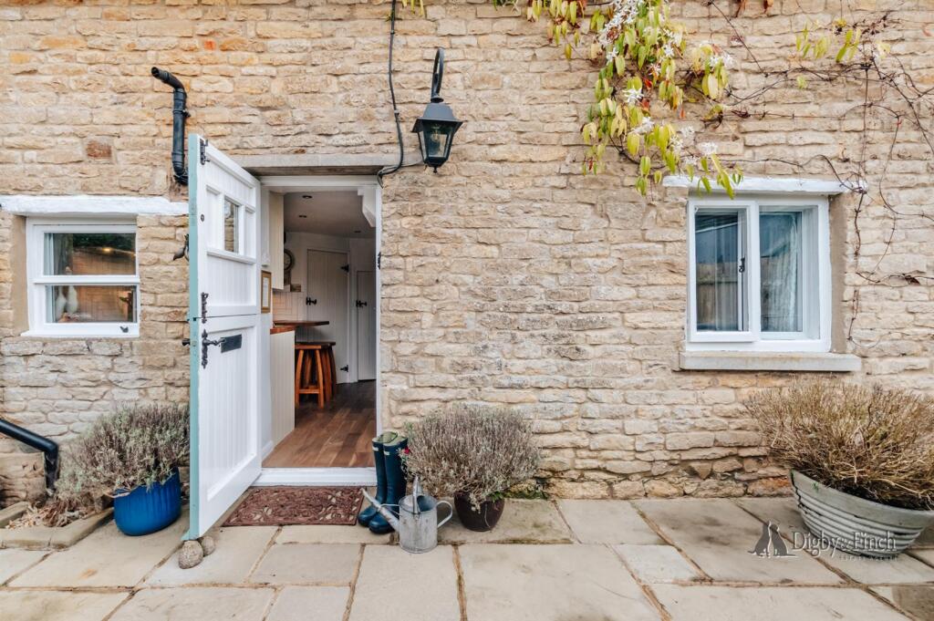 24 King Edward's Way -12.jpg