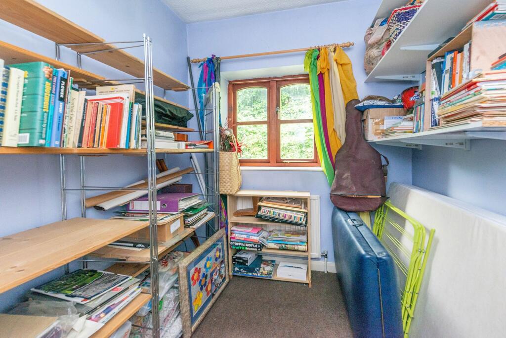 BEDROOMS AND BATHROOM PLUS WC