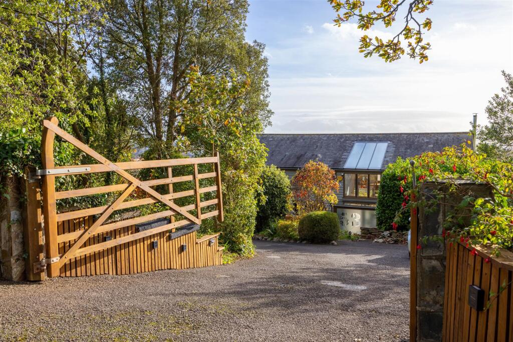 01 - 53 Dunstone Park Road Paignton.jpg