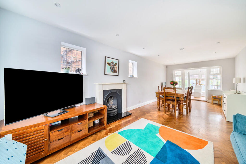 1309952-7-684aa10...