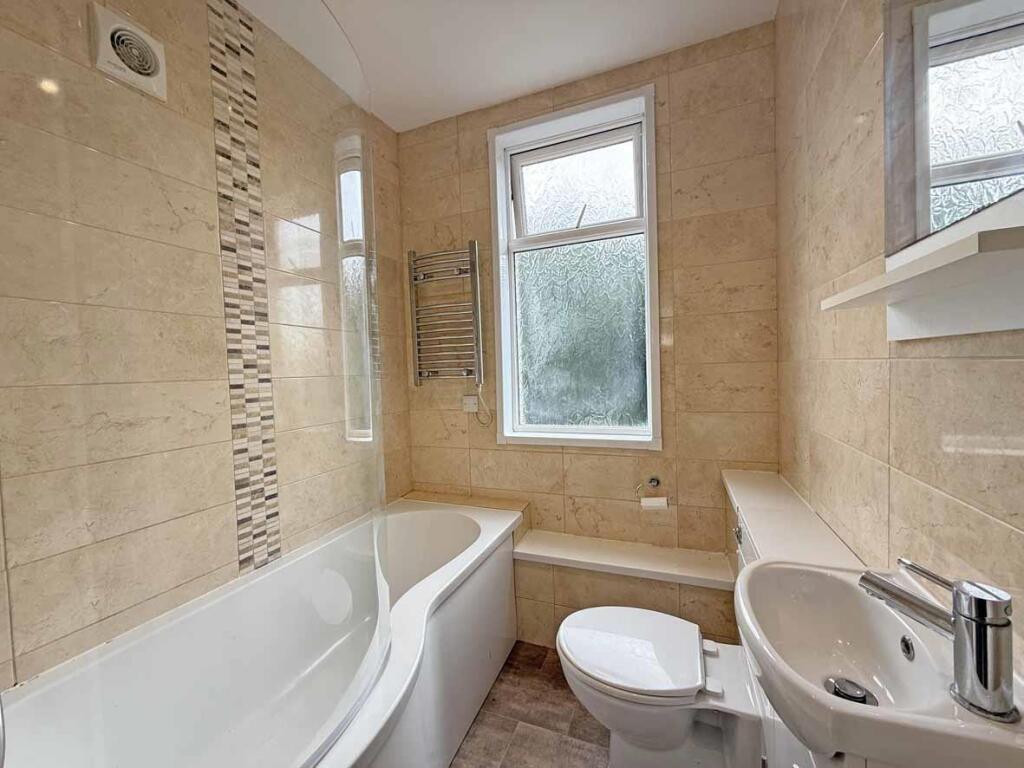 West Down Road 5 Bathroom.jpg