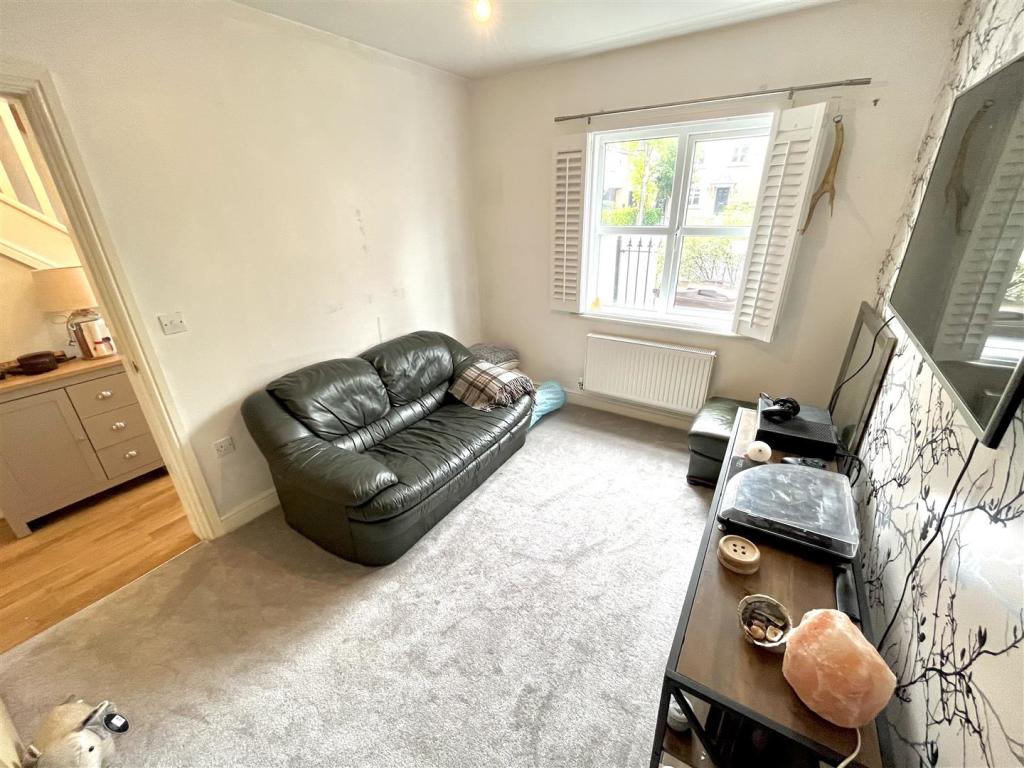 Sitting room Aspect 2