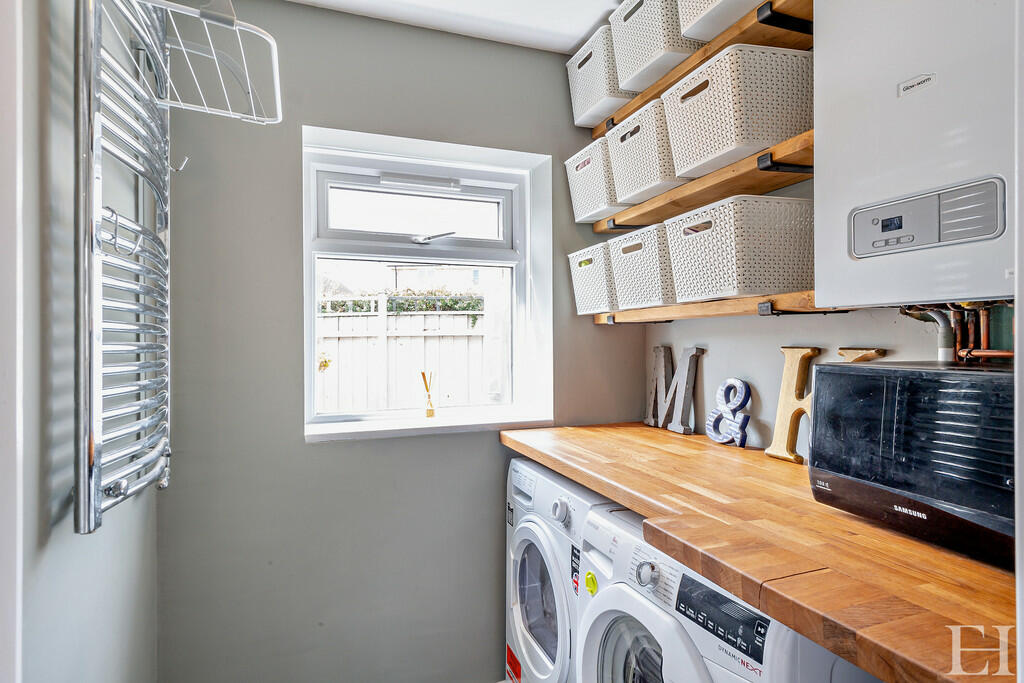 8619074-interiorW...