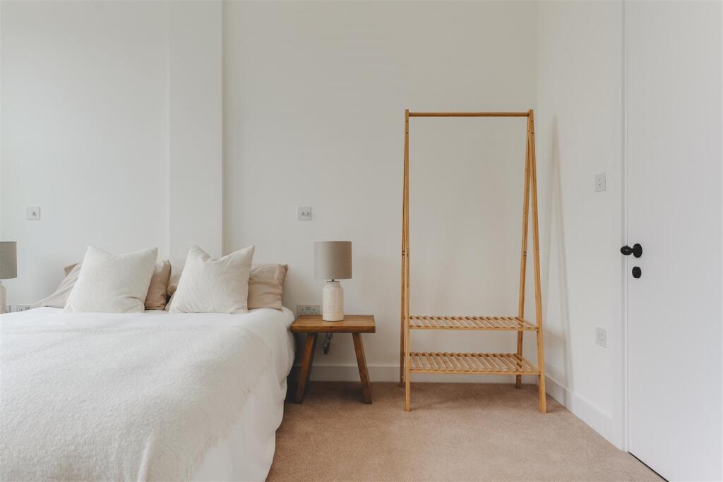 Clissold Close-28.jpg