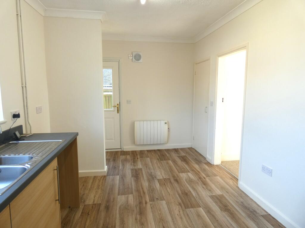 Kitchen Pic 7.JPG