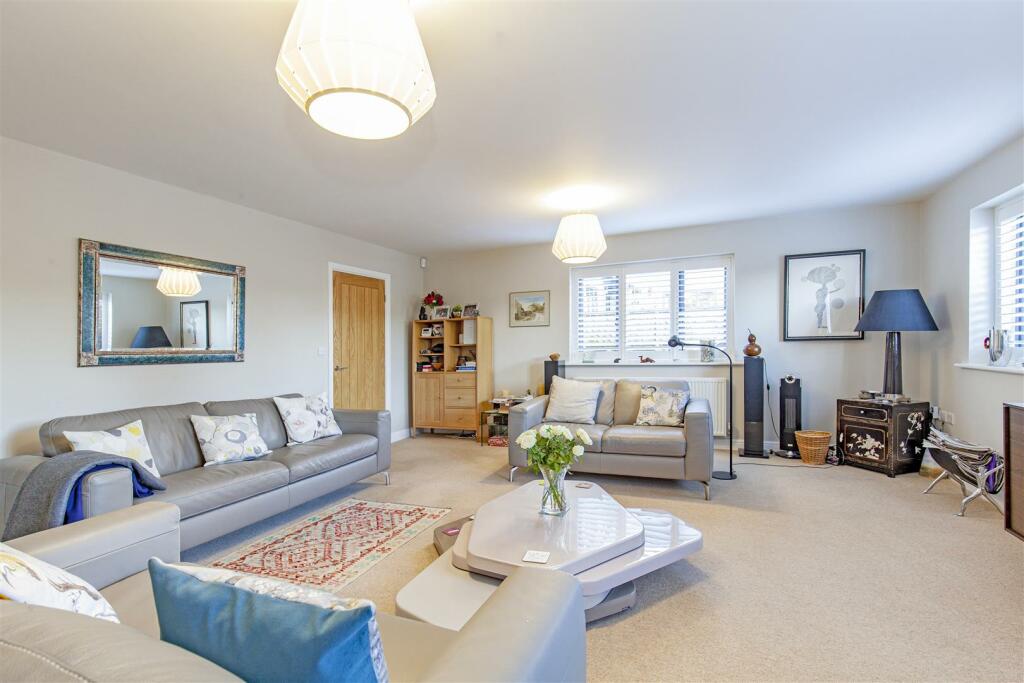 Reception Room-3.jpg