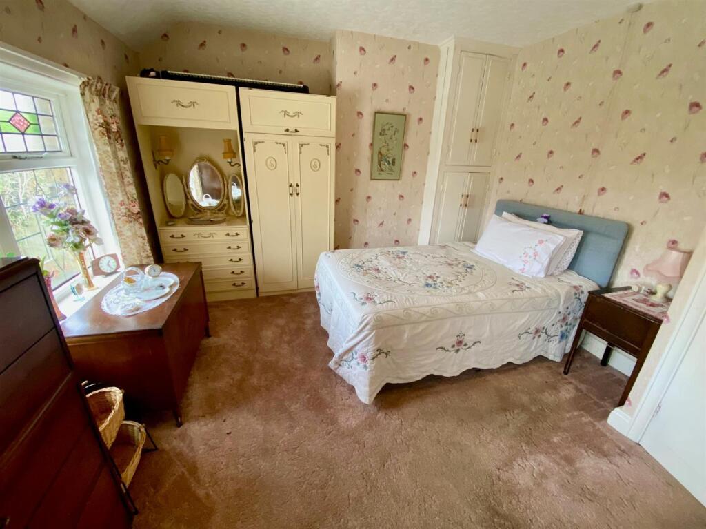 bed 1 other angle.jpg