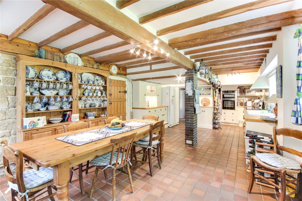 Kitchen/Breakfast Rm